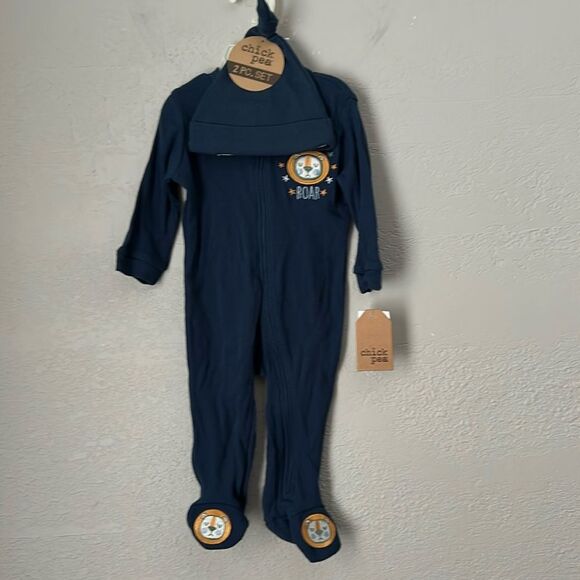 Chick Pea Infants 6-9 Months 2 Piece Set One Piece Sleeper and Hat - Picture 1 of 7